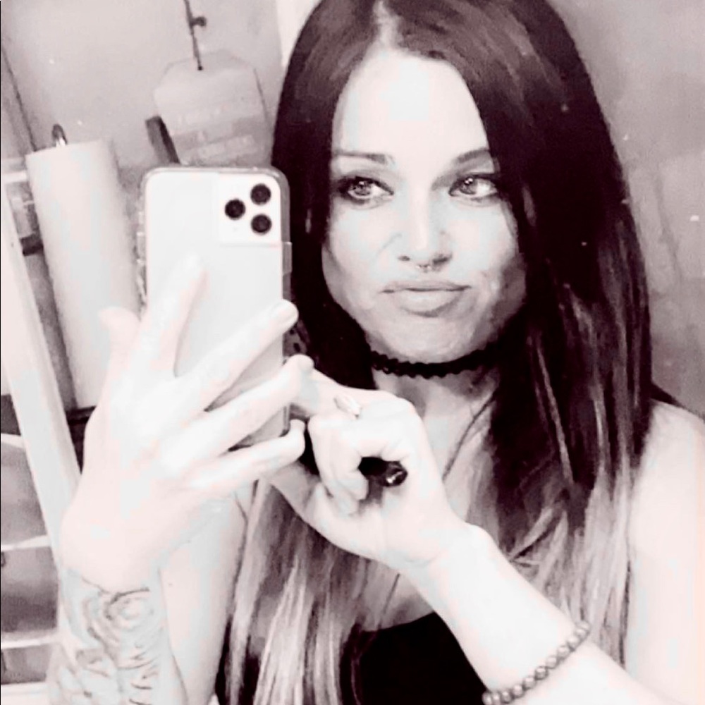 Meet your Posher, Gabriela